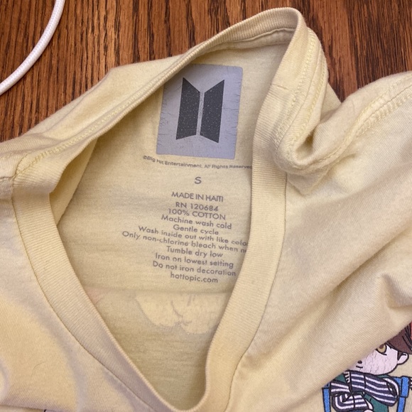 BTS Love Yourself tee - Picture 2 of 3